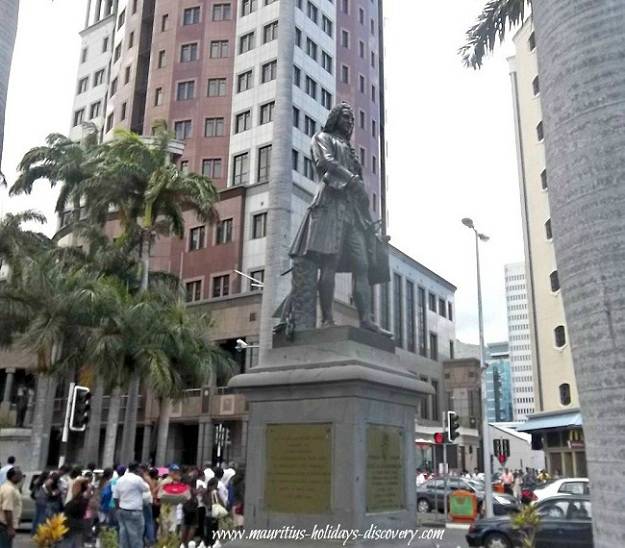 Statue of Mahé de La Bourdonnais, Mauritius